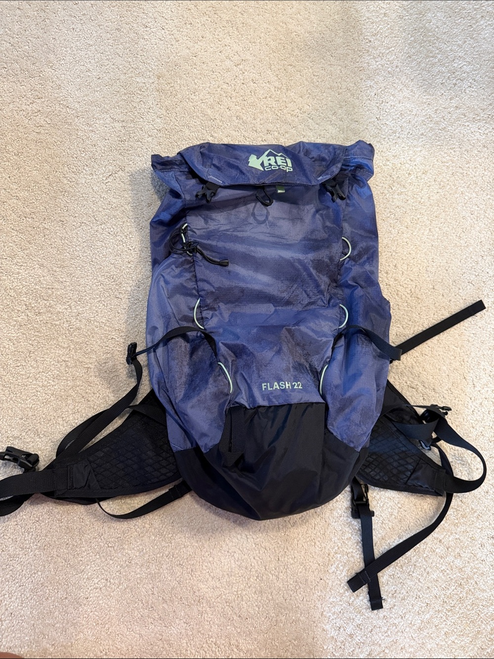REI Flash 22 Men's Blue and Black Daypack
